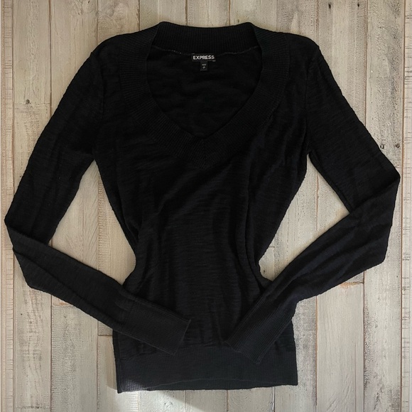 Women’s Express black deep V neck thin knit sweater size small women’s EUC - Picture 9 of 9